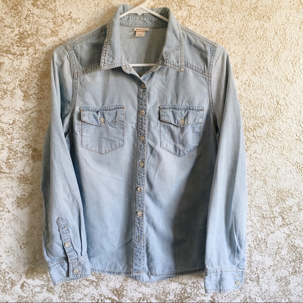 Light denim top